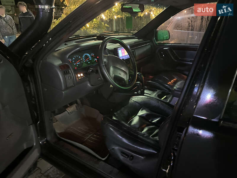 Внедорожник / Кроссовер Jeep Grand Cherokee 2000 в Черновцах