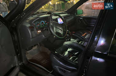 Позашляховик / Кросовер Jeep Grand Cherokee 2000 в 