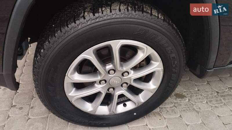 Позашляховик / Кросовер Jeep Grand Cherokee 2016 в Києві фото 18 Позашляховик / Кросовер Jeep Grand Cherokee 2016 в Києві