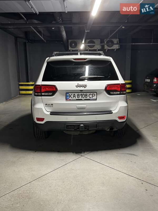 Внедорожник / Кроссовер Jeep Grand Cherokee 2016 в Киеве