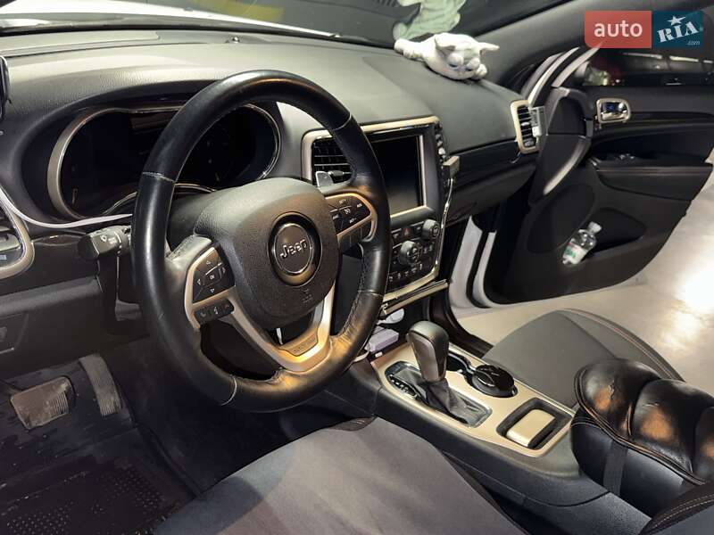 Внедорожник / Кроссовер Jeep Grand Cherokee 2016 в Киеве