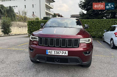 Внедорожник / Кроссовер Jeep Grand Cherokee 2016 в Киеве