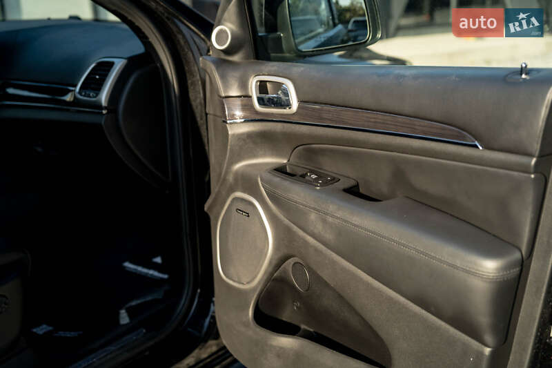 Внедорожник / Кроссовер Jeep Grand Cherokee 2016 в Черновцах фото 40 Внедорожник / Кроссовер Jeep Grand Cherokee 2016 в Черновцах