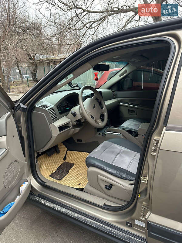 Внедорожник / Кроссовер Jeep Grand Cherokee 2005 в Киеве