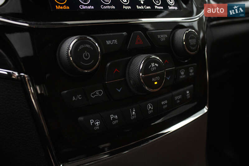 Внедорожник / Кроссовер Jeep Grand Cherokee 2019 в Киеве фото 22 Внедорожник / Кроссовер Jeep Grand Cherokee 2019 в Киеве