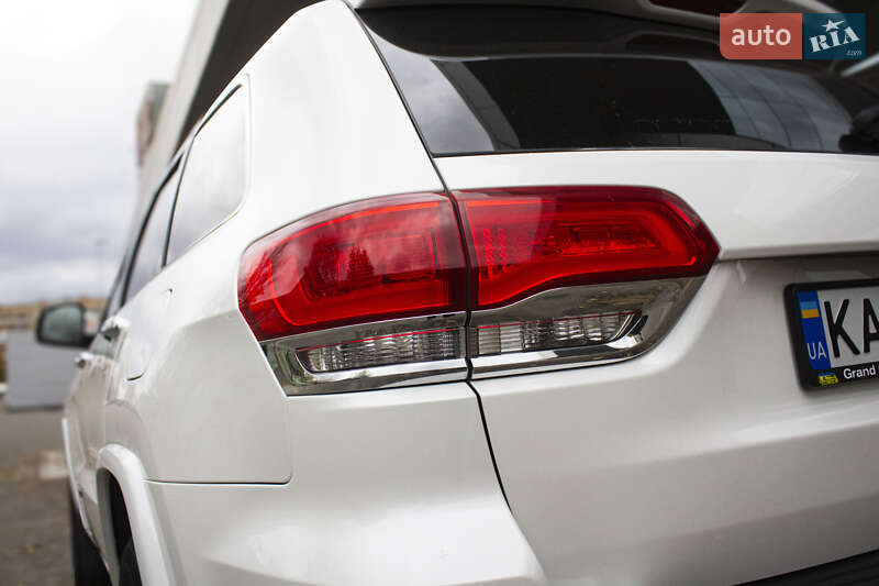 Внедорожник / Кроссовер Jeep Grand Cherokee 2019 в Киеве фото 37 Внедорожник / Кроссовер Jeep Grand Cherokee 2019 в Киеве