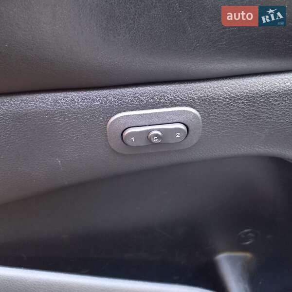 Внедорожник / Кроссовер Jeep Grand Cherokee 2011 в Львове