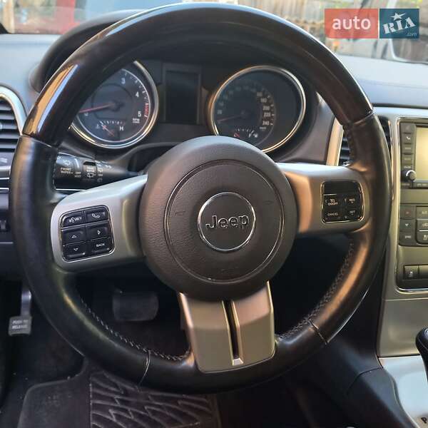 Внедорожник / Кроссовер Jeep Grand Cherokee 2011 в Львове