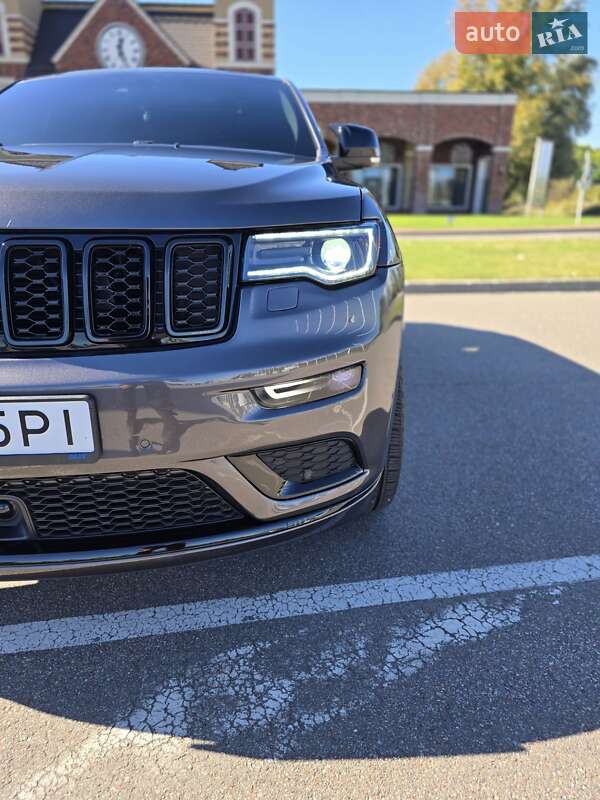 Внедорожник / Кроссовер Jeep Grand Cherokee 2018 в Киеве фото 21 Внедорожник / Кроссовер Jeep Grand Cherokee 2018 в Киеве