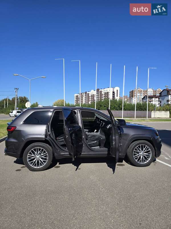 Внедорожник / Кроссовер Jeep Grand Cherokee 2018 в Киеве фото 34 Внедорожник / Кроссовер Jeep Grand Cherokee 2018 в Киеве