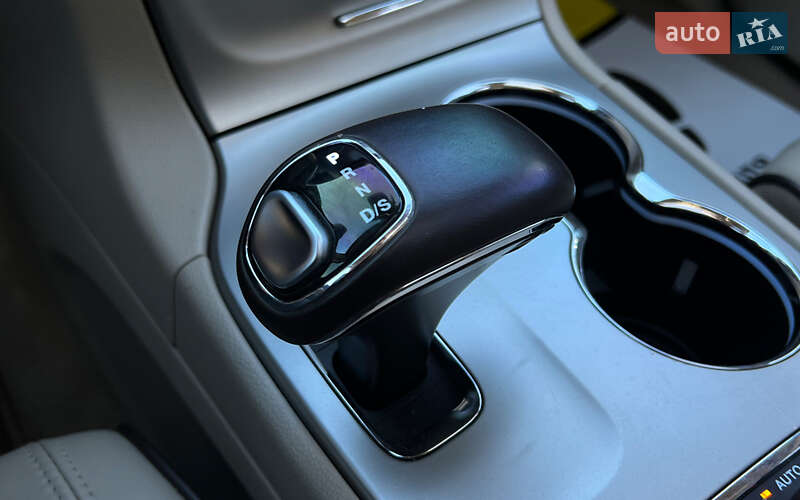 Внедорожник / Кроссовер Jeep Grand Cherokee 2015 в Львове