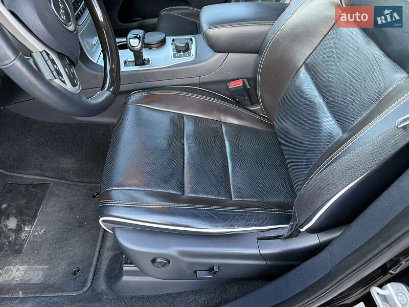 Внедорожник / Кроссовер Jeep Grand Cherokee 2015 в Киеве