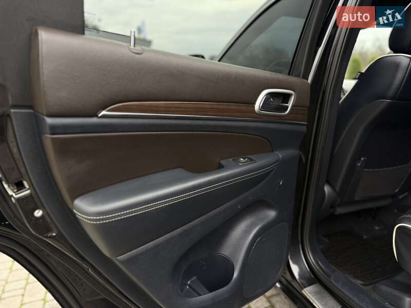 Внедорожник / Кроссовер Jeep Grand Cherokee 2013 в Черновцах