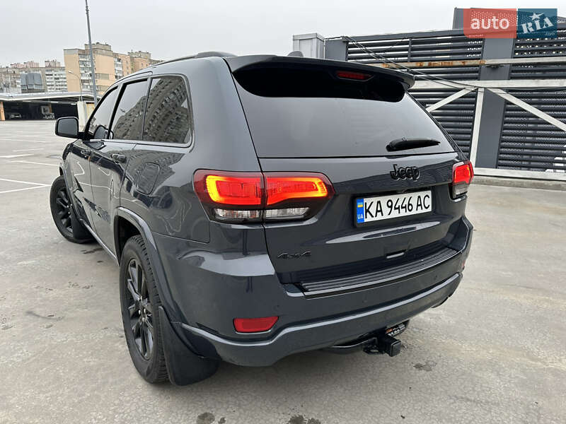 Позашляховик / Кросовер Jeep Grand Cherokee 2017 в Києві