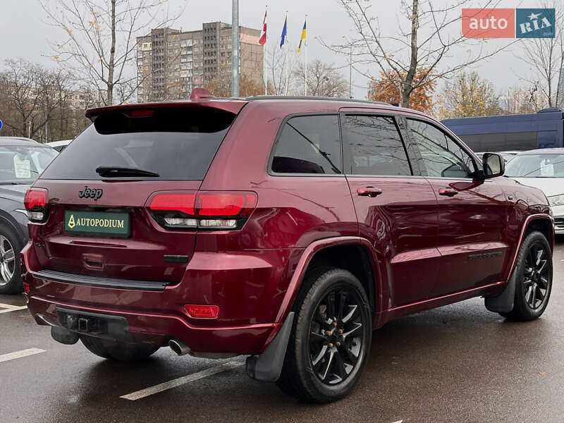 Внедорожник / Кроссовер Jeep Grand Cherokee 2017 в Киеве