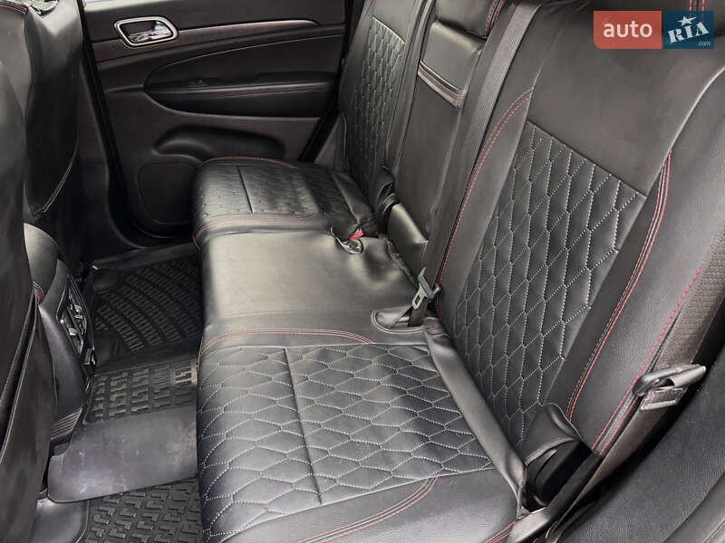 Внедорожник / Кроссовер Jeep Grand Cherokee 2017 в Киеве