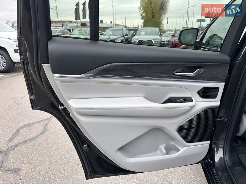 Внедорожник / Кроссовер Jeep Grand Cherokee 2022 в Киеве