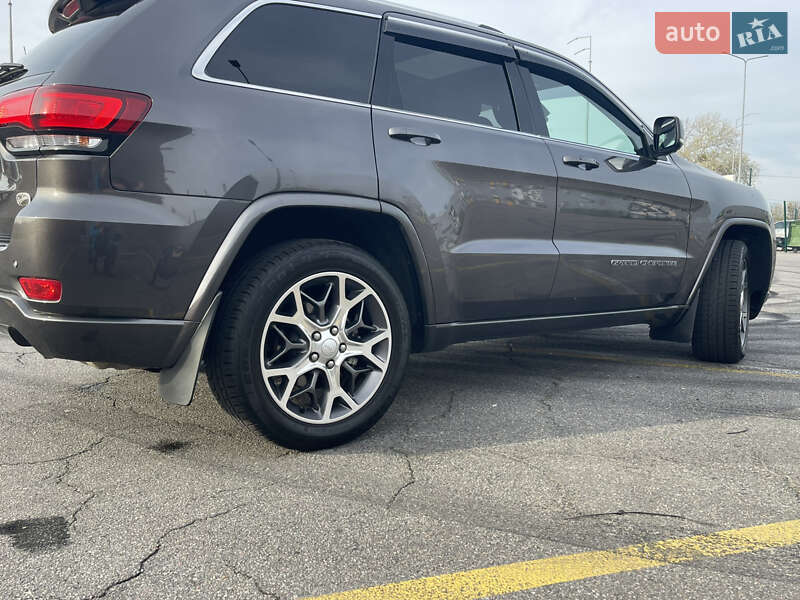 Внедорожник / Кроссовер Jeep Grand Cherokee 2021 в Киеве фото 14 Внедорожник / Кроссовер Jeep Grand Cherokee 2021 в Киеве