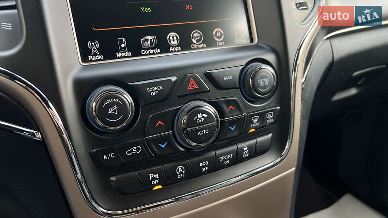 Внедорожник / Кроссовер Jeep Grand Cherokee 2016 в Львове