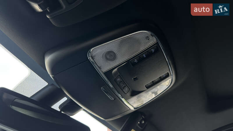 Внедорожник / Кроссовер Jeep Grand Cherokee 2016 в Львове