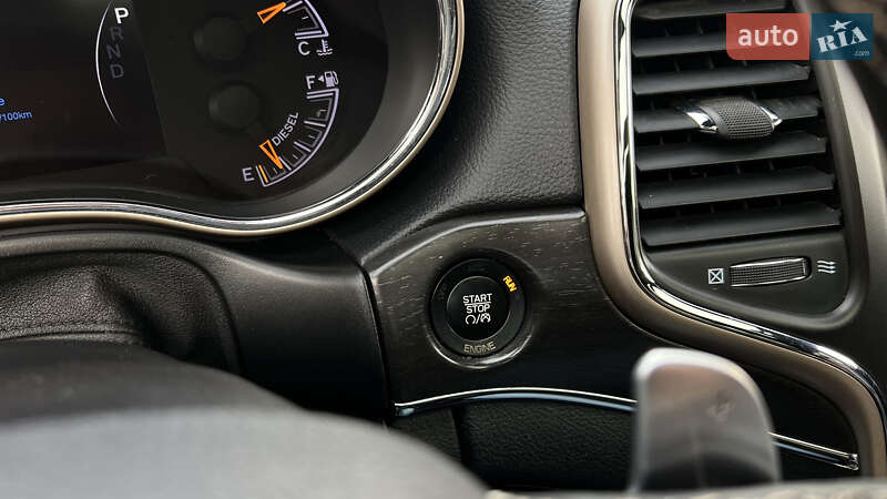 Внедорожник / Кроссовер Jeep Grand Cherokee 2016 в Львове