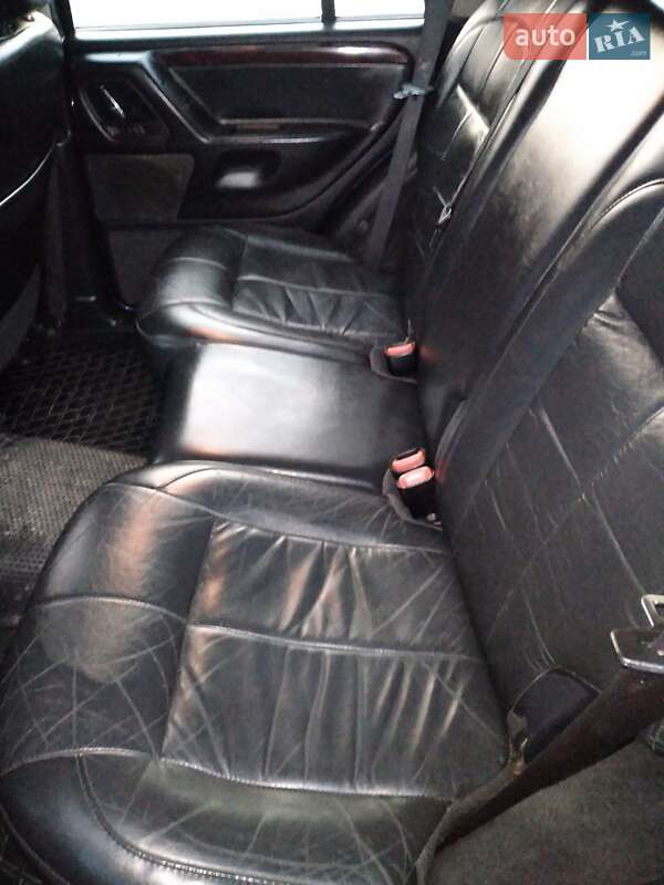 Внедорожник / Кроссовер Jeep Grand Cherokee 2003 в Воловце