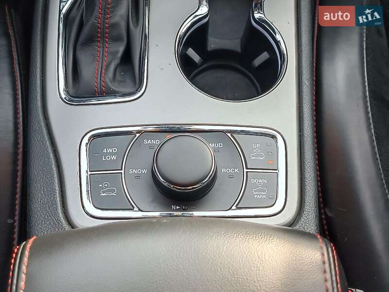 Внедорожник / Кроссовер Jeep Grand Cherokee 2016 в Харькове