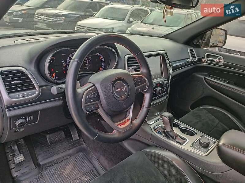 Внедорожник / Кроссовер Jeep Grand Cherokee 2016 в Харькове