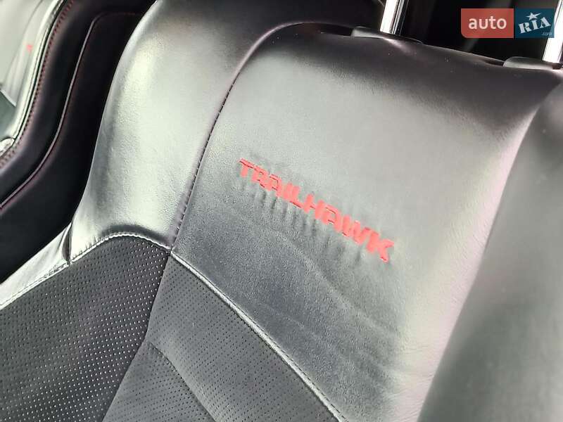 Внедорожник / Кроссовер Jeep Grand Cherokee 2016 в Харькове