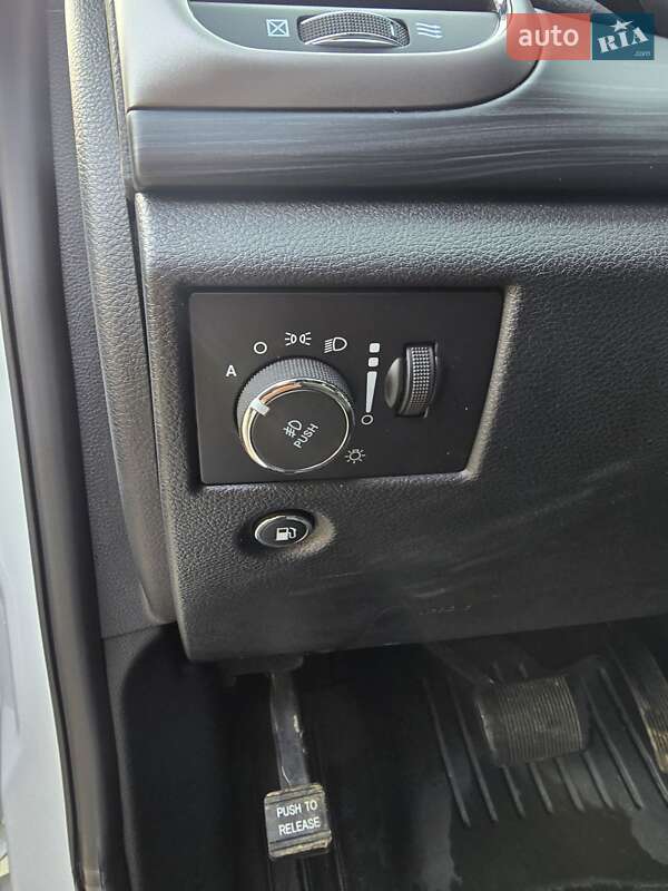 Позашляховик / Кросовер Jeep Grand Cherokee 2020 в Ужгороді