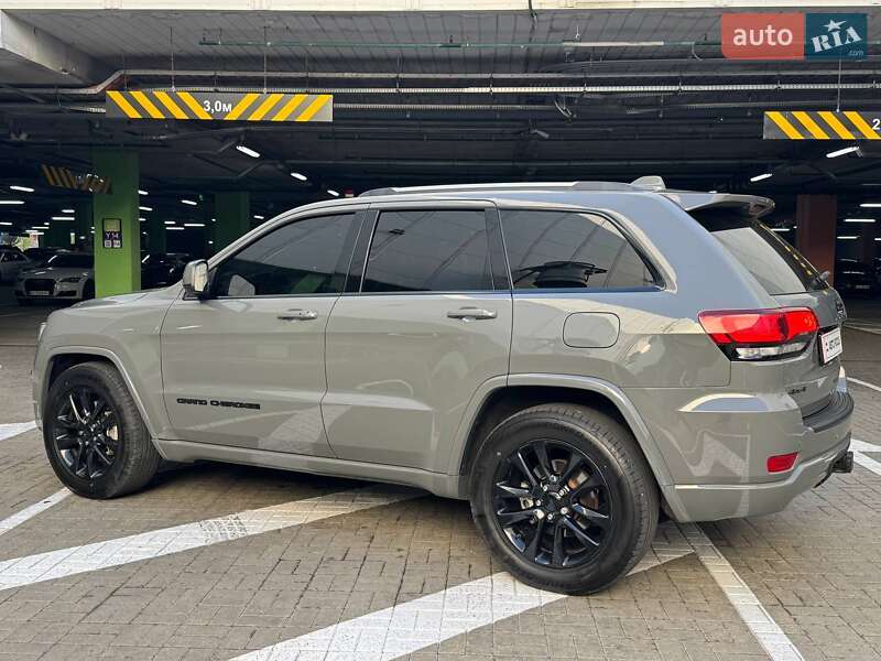 Внедорожник / Кроссовер Jeep Grand Cherokee 2021 в Киеве