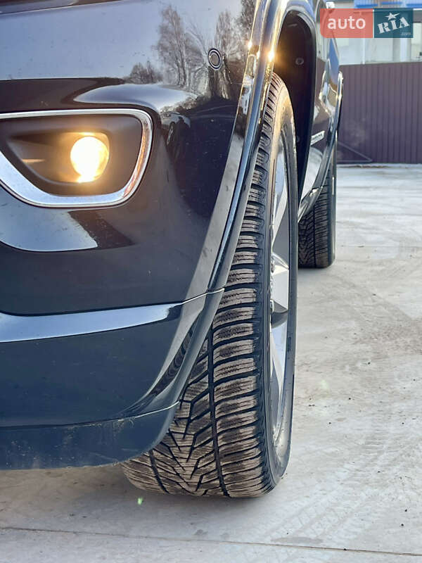 Внедорожник / Кроссовер Jeep Grand Cherokee 2016 в Млинове