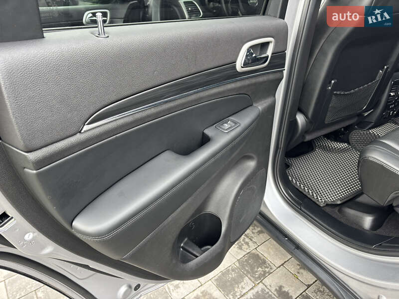 Внедорожник / Кроссовер Jeep Grand Cherokee 2020 в Полтаве фото 36 Внедорожник / Кроссовер Jeep Grand Cherokee 2020 в Полтаве