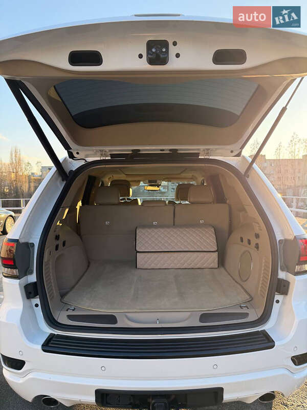 Внедорожник / Кроссовер Jeep Grand Cherokee 2016 в Киеве