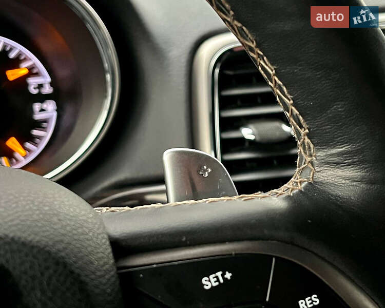 Внедорожник / Кроссовер Jeep Grand Cherokee 2019 в Киеве фото 22 Внедорожник / Кроссовер Jeep Grand Cherokee 2019 в Киеве