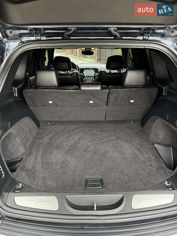 Внедорожник / Кроссовер Jeep Grand Cherokee 2019 в Киеве фото 23 Внедорожник / Кроссовер Jeep Grand Cherokee 2019 в Киеве