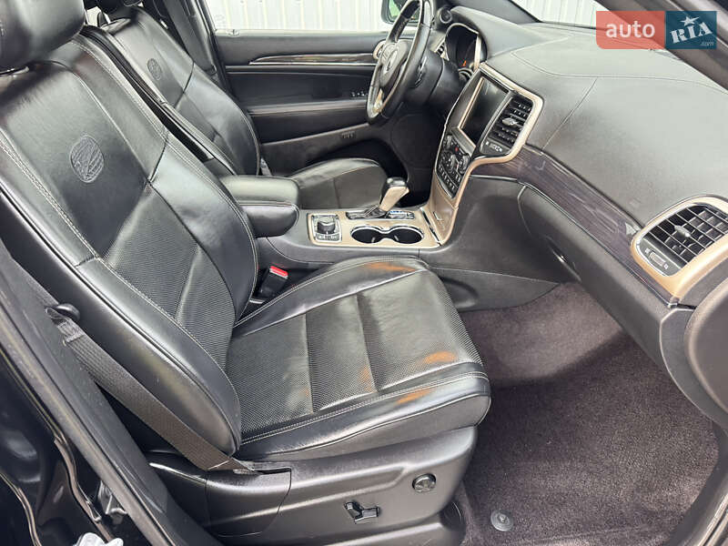 Внедорожник / Кроссовер Jeep Grand Cherokee 2016 в Киеве