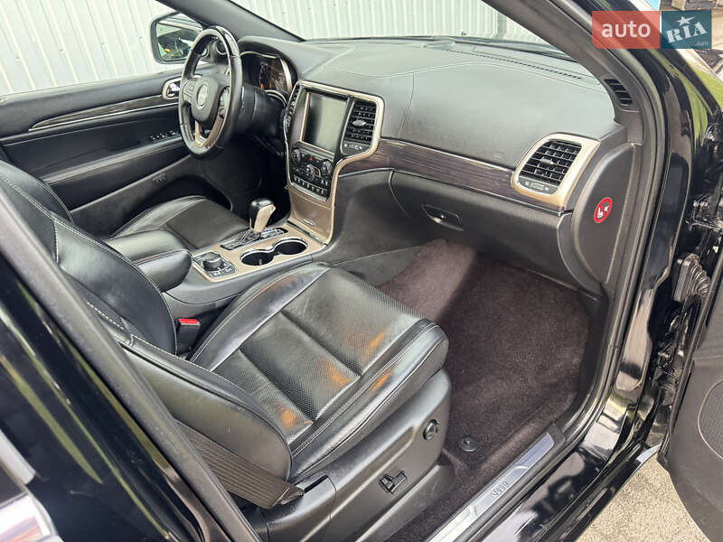 Внедорожник / Кроссовер Jeep Grand Cherokee 2016 в Киеве