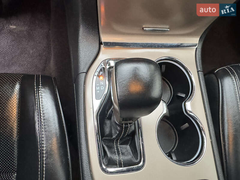 Внедорожник / Кроссовер Jeep Grand Cherokee 2016 в Киеве