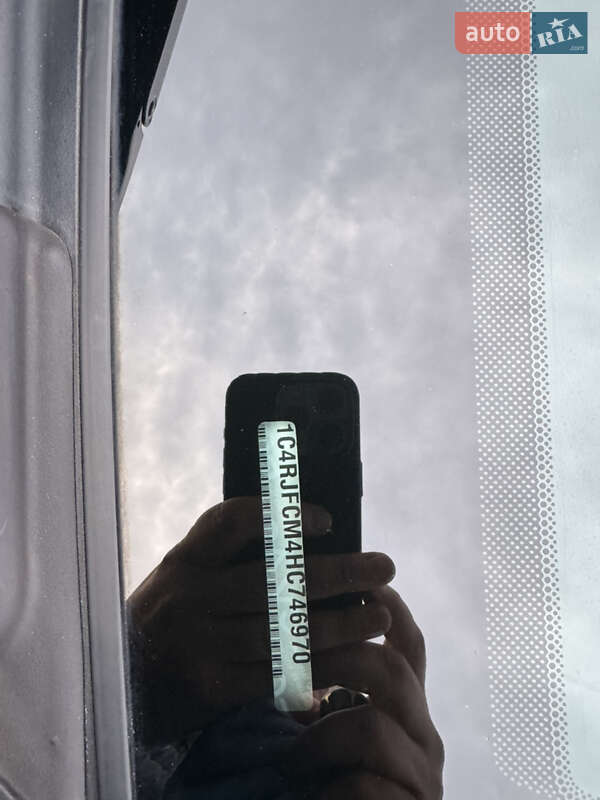 Внедорожник / Кроссовер Jeep Grand Cherokee 2016 в Киеве