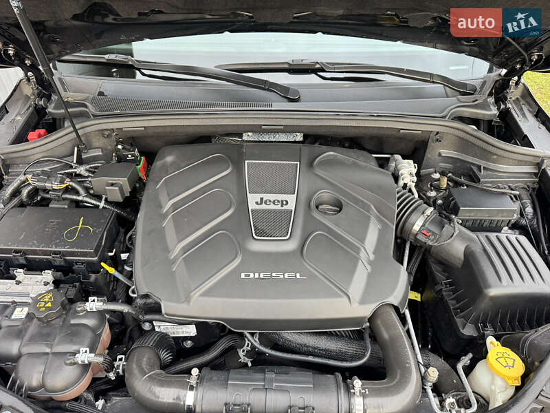 Внедорожник / Кроссовер Jeep Grand Cherokee 2016 в Киеве