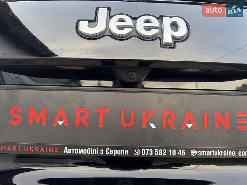 Внедорожник / Кроссовер Jeep Grand Cherokee 2016 в Киеве