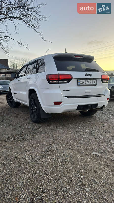 Внедорожник / Кроссовер Jeep Grand Cherokee 2017 в Смеле