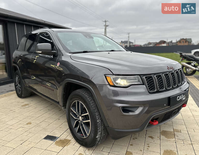 Внедорожник / Кроссовер Jeep Grand Cherokee 2016 в Львове