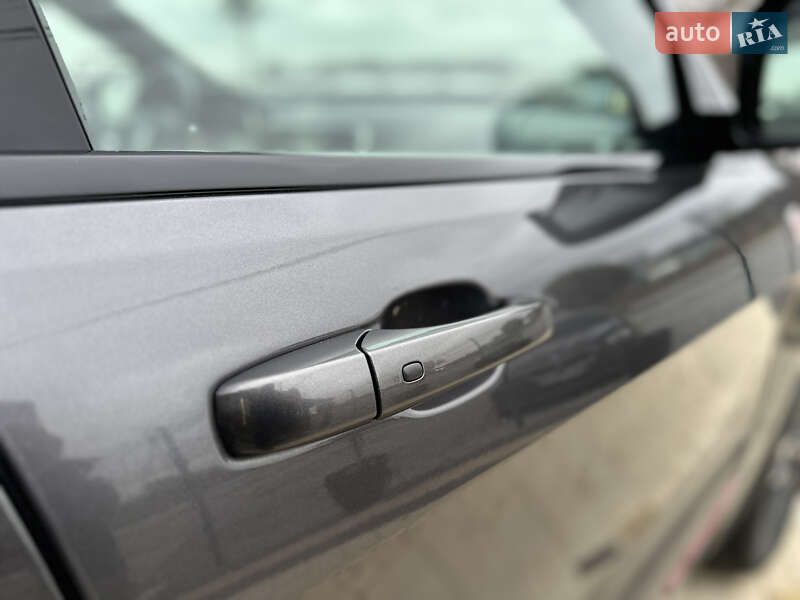 Внедорожник / Кроссовер Jeep Grand Cherokee 2016 в Львове