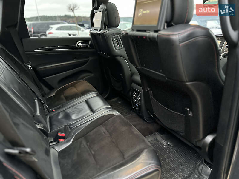 Внедорожник / Кроссовер Jeep Grand Cherokee 2016 в Львове