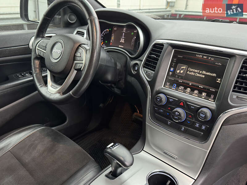 Внедорожник / Кроссовер Jeep Grand Cherokee 2015 в Киеве