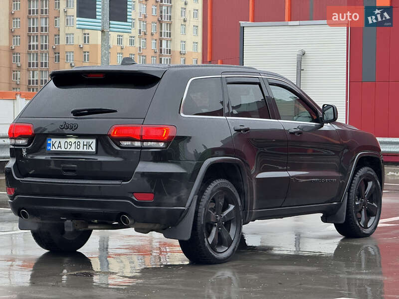 Внедорожник / Кроссовер Jeep Grand Cherokee 2015 в Киеве