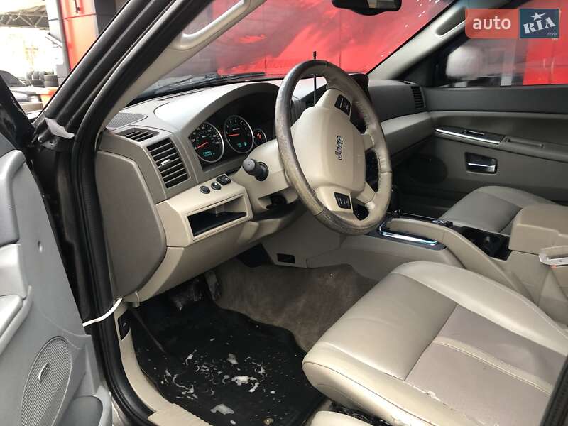 Внедорожник / Кроссовер Jeep Grand Cherokee 2005 в Калуше