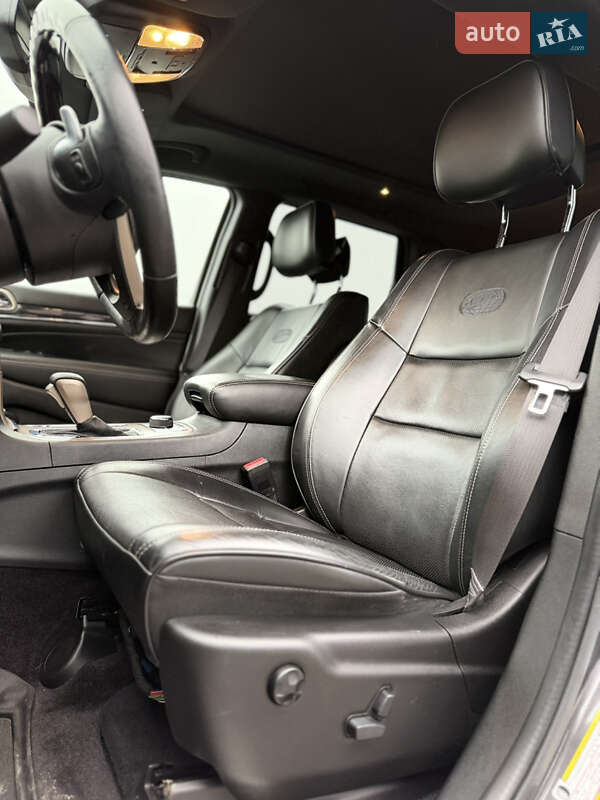 Позашляховик / Кросовер Jeep Grand Cherokee 2016 в Києві